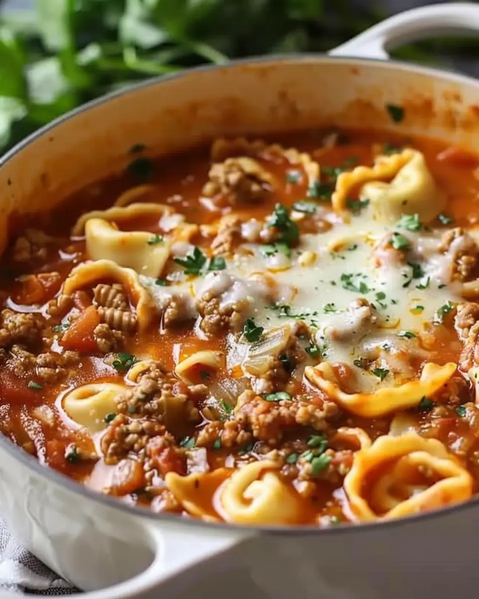 Homemade Lasagna Soup with Tortellini: A Comforting Delight