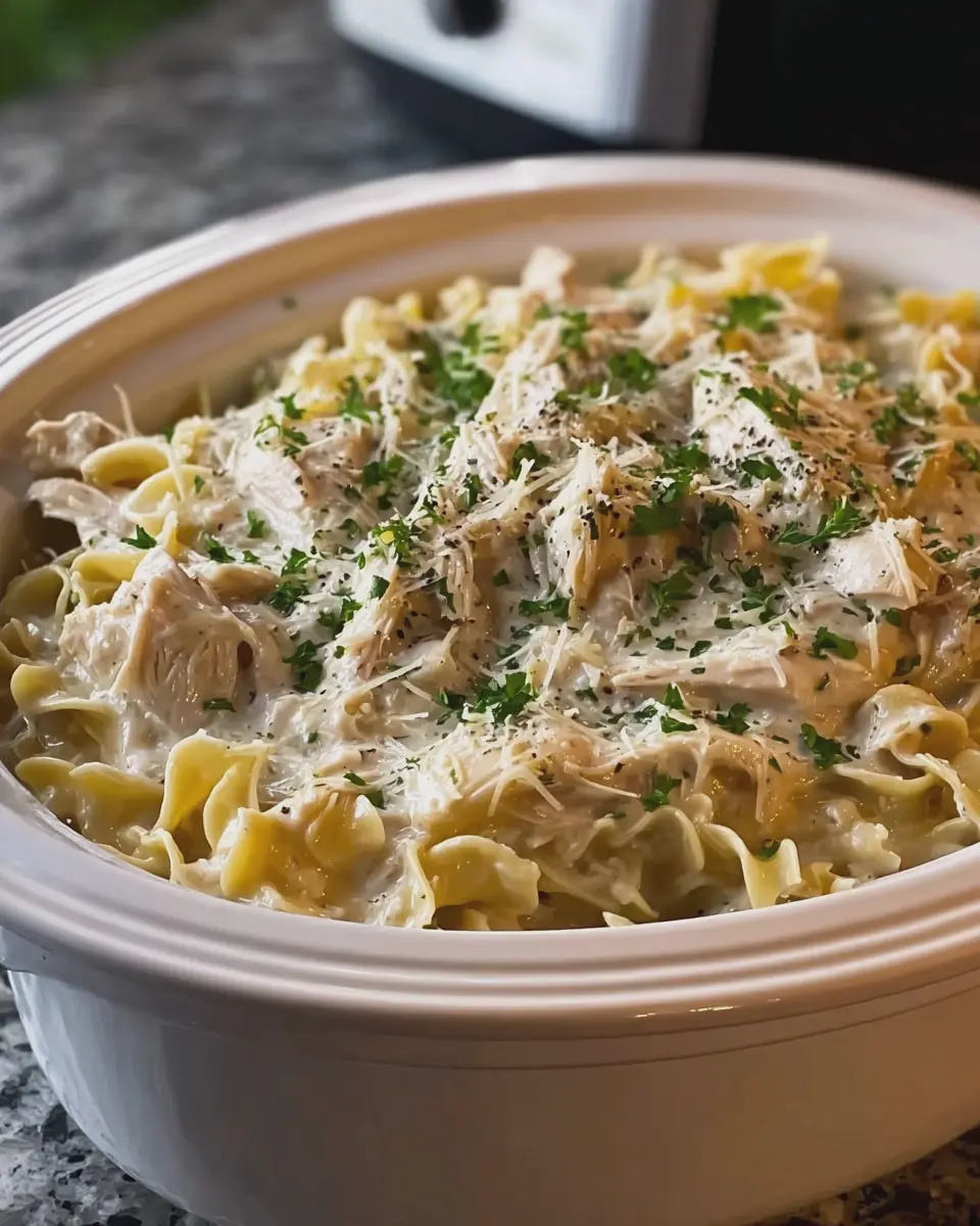 Slow Cooker Creamy Chicken and Noodles: Easy Comfort Food Delight