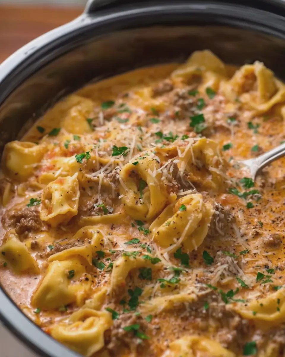 Crockpot Creamy Beef and Cheese Tortellini: Easy & Indulgent Recipe